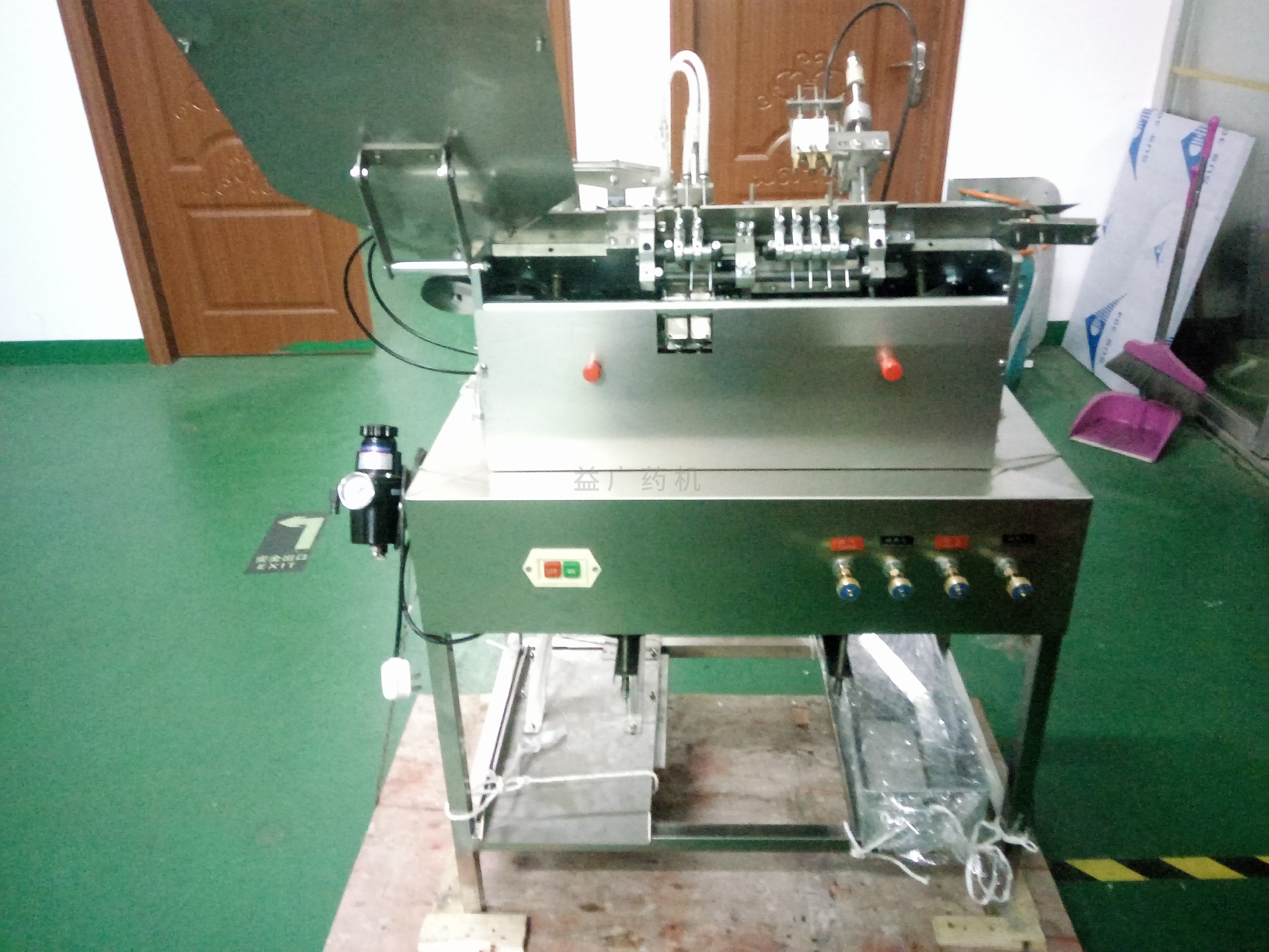 兩針安瓿拉絲灌封機(jī)